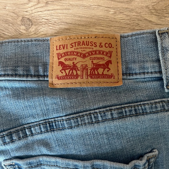 Levi size 8 light blue boot cut embroidered jeans - Picture 5 of 8